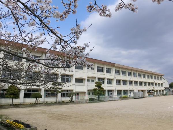 東広島市立郷田小学校　徒歩42分（約3350ｍ）